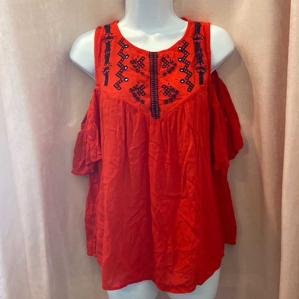 Xhilaration Short Sleeve Cold Shoulder Embroidered Blouse Coral/ Navy Medium
